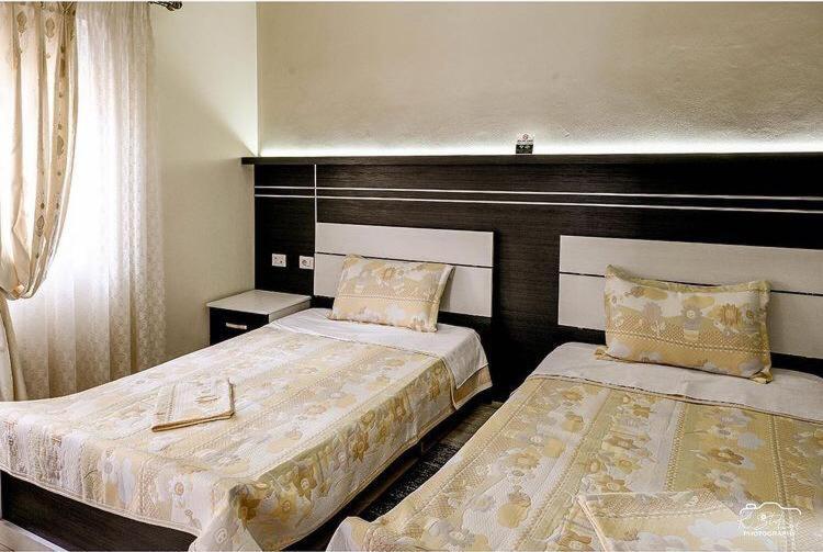 Vila Leo Lux Корча Экстерьер фото